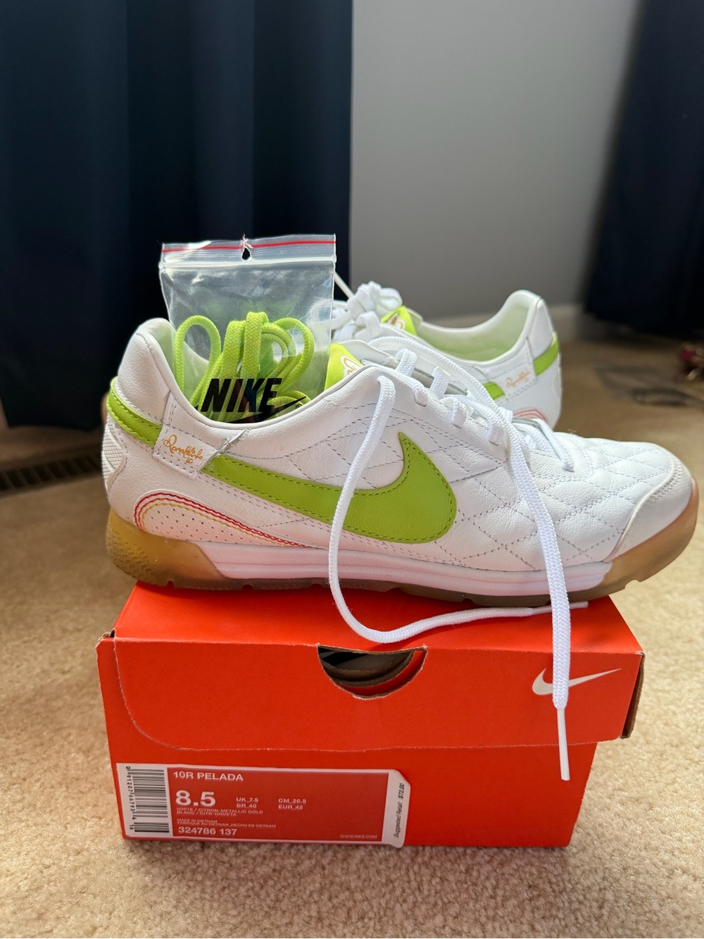 Rare Nike Tiempo Ronaldinho 10R Pelada Soccer Shoes White/Lime Green 8.5 - Picture 4 of 5